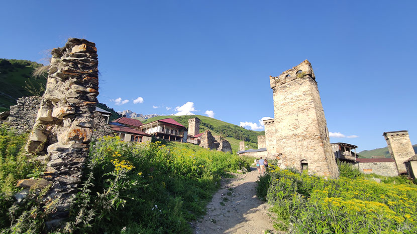 Trekking en georgia. Adishi