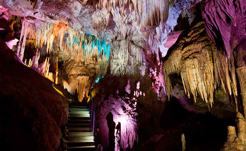 Cueva prometee. Georgia